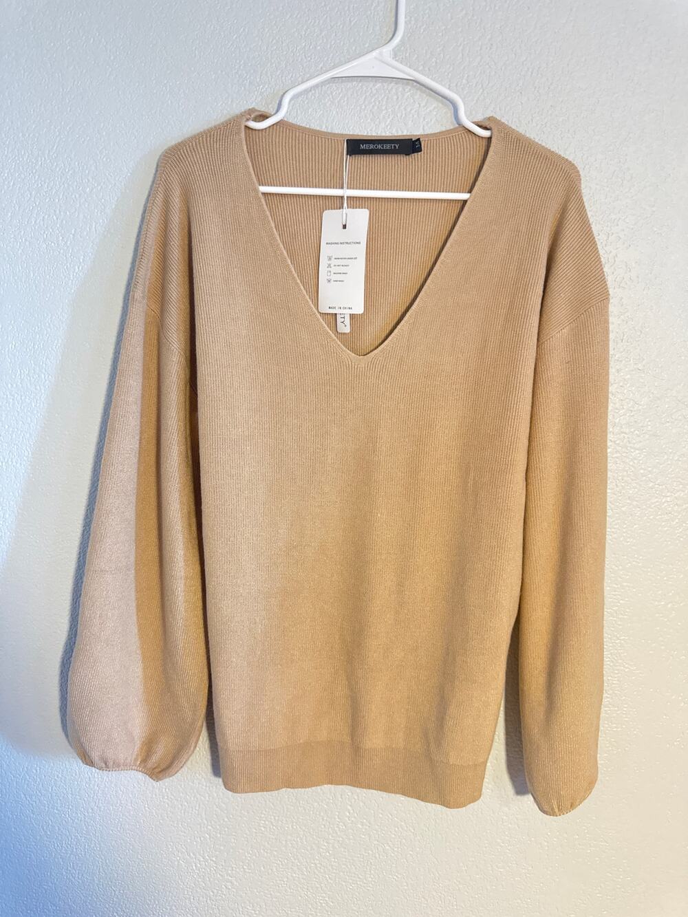 Merokeety Sweater Size Medium – New With Tags – Soft Knit Pullover